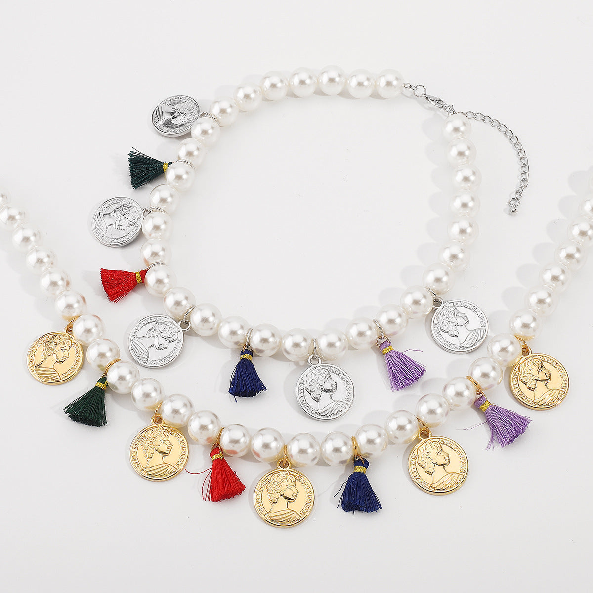 Collana Pendente Geometrica Minimalista da Donna con Rilievo Cammeo in Lega, Perle Sintetiche, Nappe Decorative e Catena a Serpente Placcata Oro