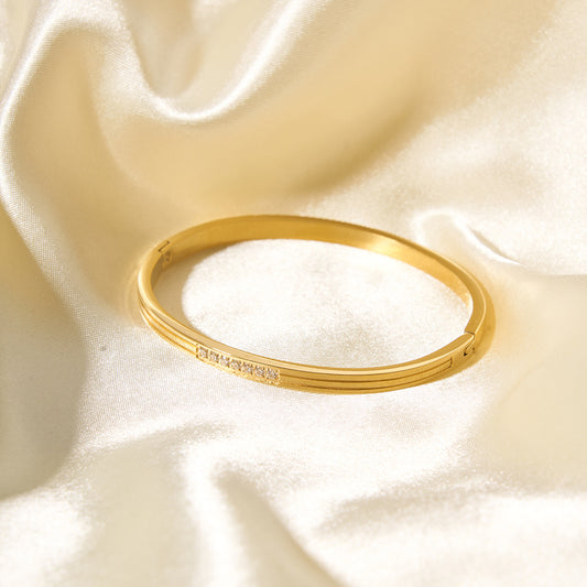 Pulsera Minimalista de Lujo en Acero Inoxidable con Baño de Oro de 18K y Diseño Geométrico de Circonitas de una Sola Fila para Mujer