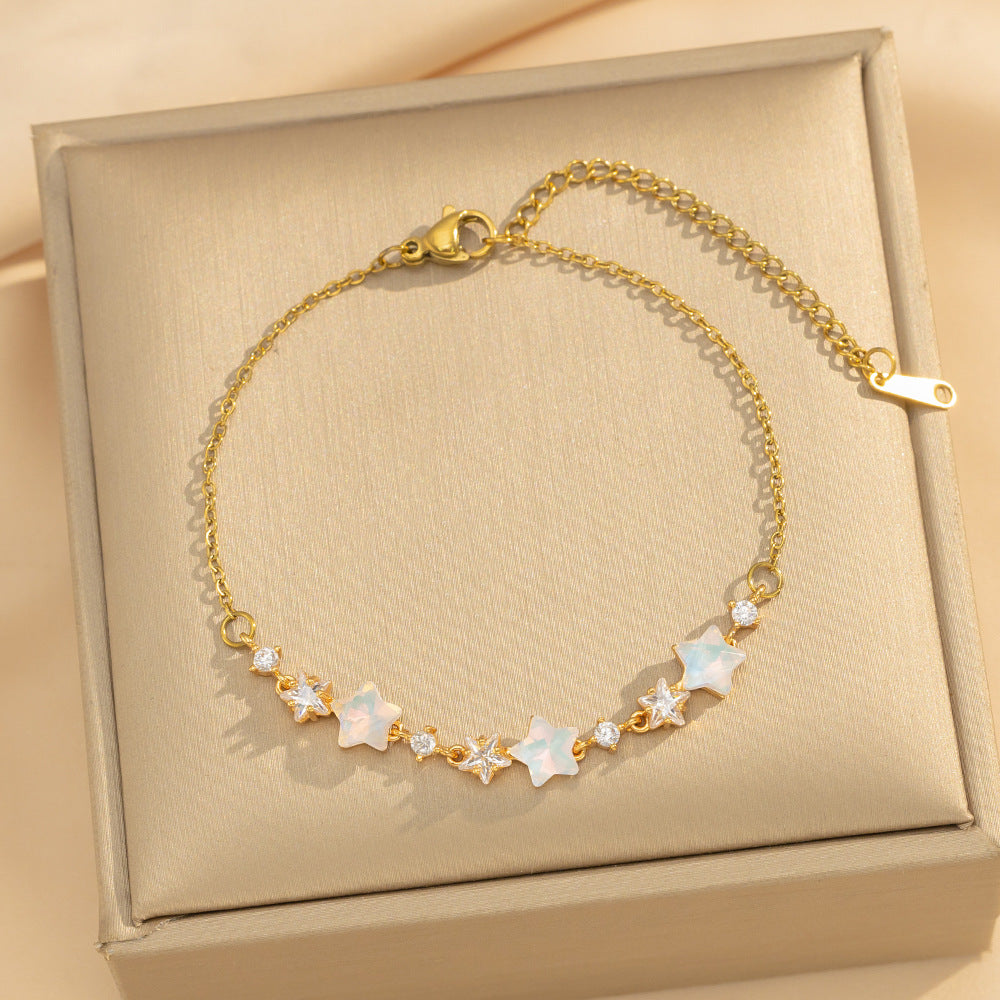 Pulsera minimalista de acero de titanio con forma de estrella para mujer con incrustaciones de diamantes de imitación, acabado hipoalergénico chapado
