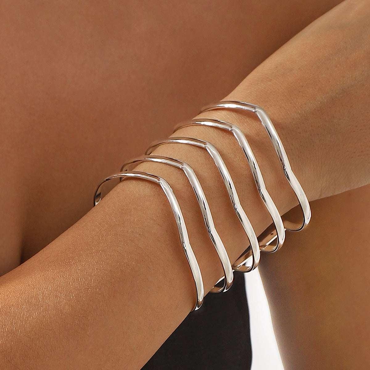 Pulsera de hierro con puño abierto, personalizada y a la moda, con rayas geométricas y acabado chapado