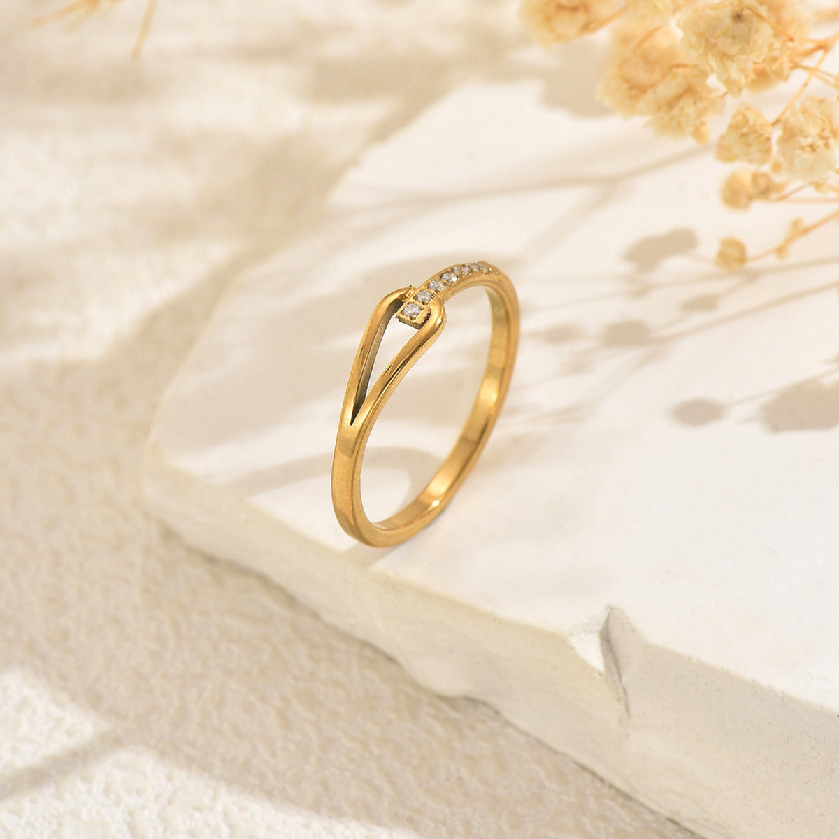 Minimalist Geometric Hollow-Out Copper Ring with Zircon Inlay for Women Fashionable Index Finger Ring
