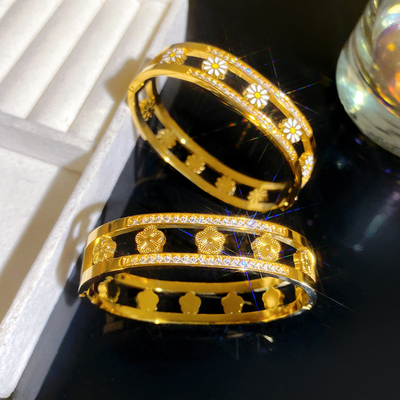 Trendy Minimalist Luxury Laser Plated Floral Titanium Steel Bracelet for Women