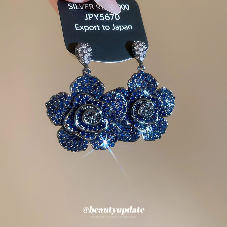 Orecchini da donna di lusso in rame placcato, a forma di fiore, con zirconi intarsiati e perni in argento sterling 925