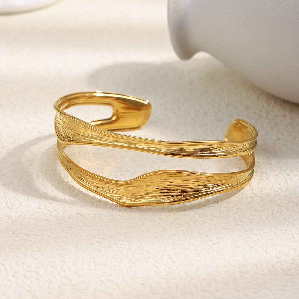 Fashionable Minimalist Wave-Textured Stainless Steel Plated 18K Gold Double-Layer Pressed Bracelet for Women