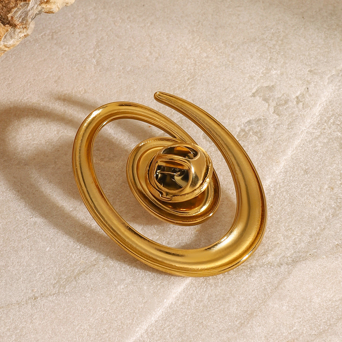 Spilla Elegante Minimalista a Spirale con Perla, Placcata Oro 18K, Accessorio Moda da Donna in Acciaio Inossidabile