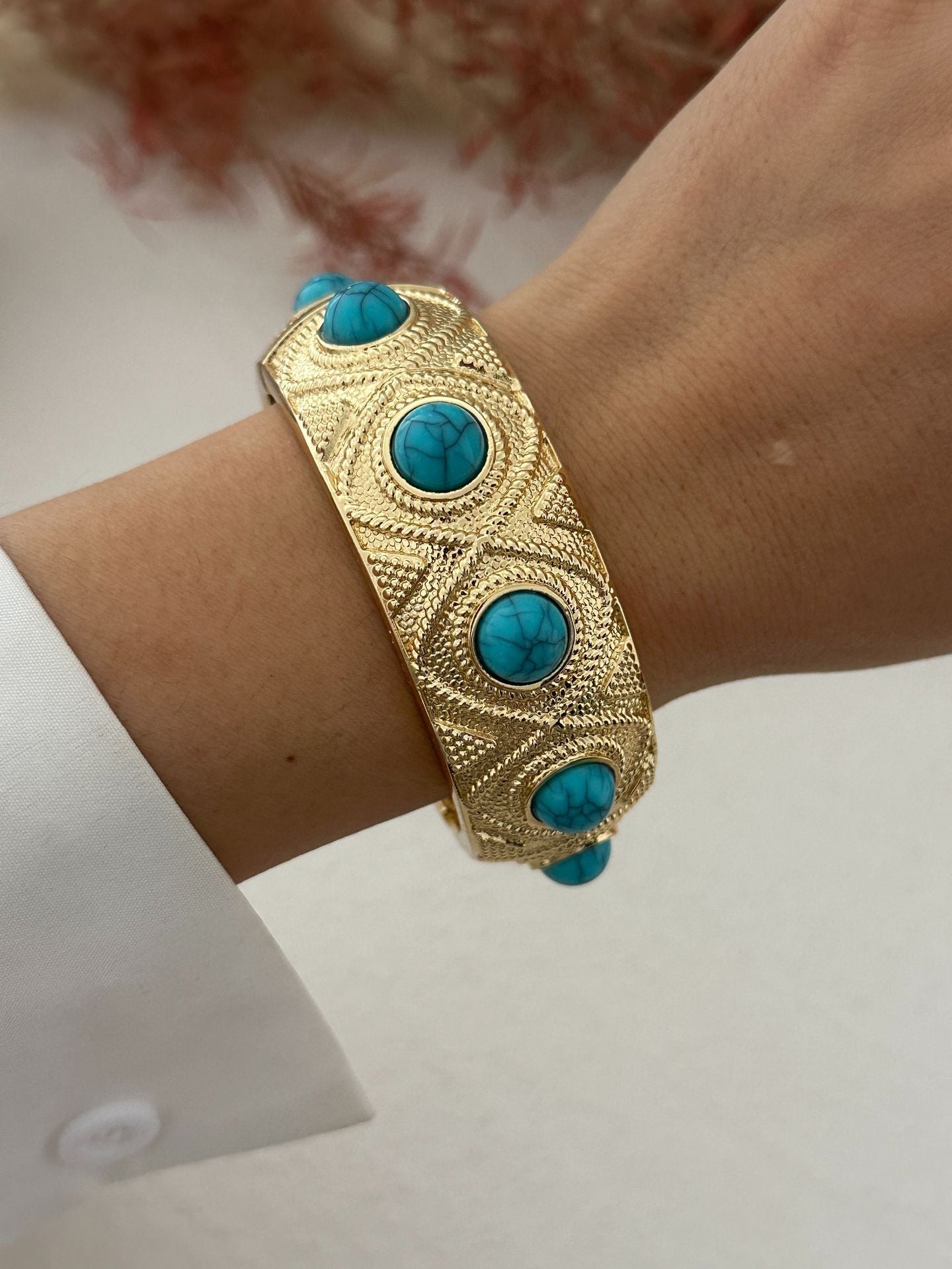 Bracciale da donna in lega placcato oro con design geometrico vintage