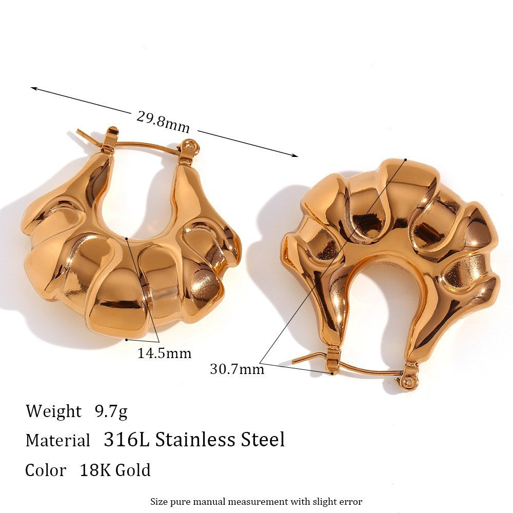 Pendientes minimalistas de acero inoxidable con forma de corazón vintage, chapado en oro de 18 quilates y detalles geométricos