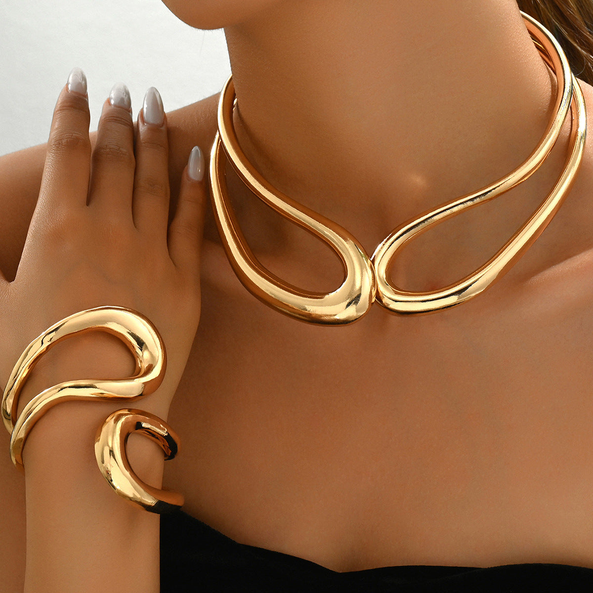 Parure Collana e Bracciale da Donna con Doppio Cerchio Geometrico, in Lega Placcata Oro 18K, Lusso Leggero