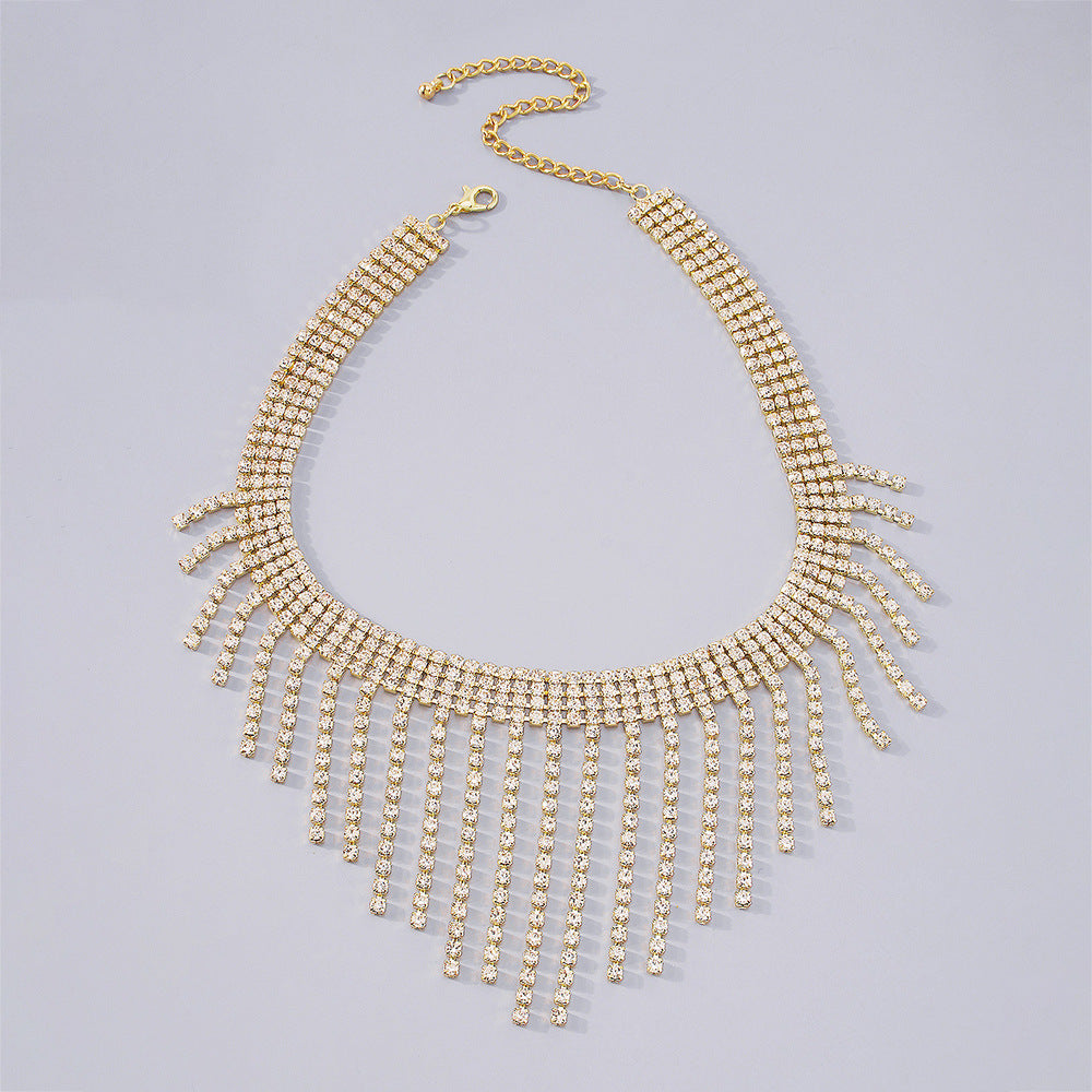 Collar con Colgante Geométrico Dulce y Atrevido en Aleación con Acabado Chapado para Mujer, Cadena de Clavícula con Acentos Completos de Diamantes de Imitación