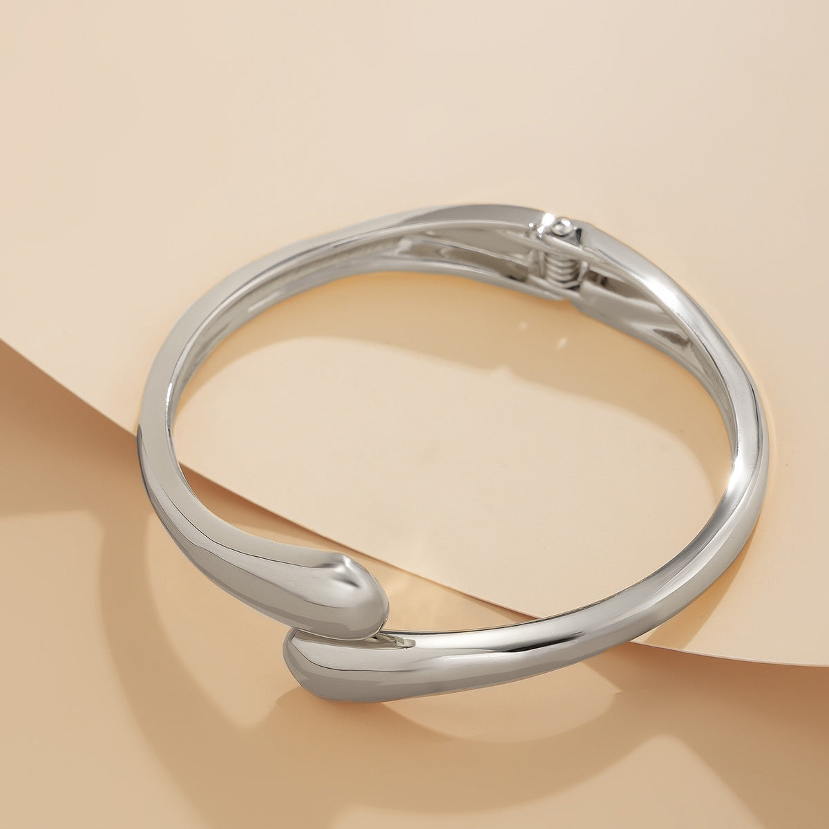 Minimalist Irregular Oval Geometric Alloy Plated Spring Cuff Bracelet for Women