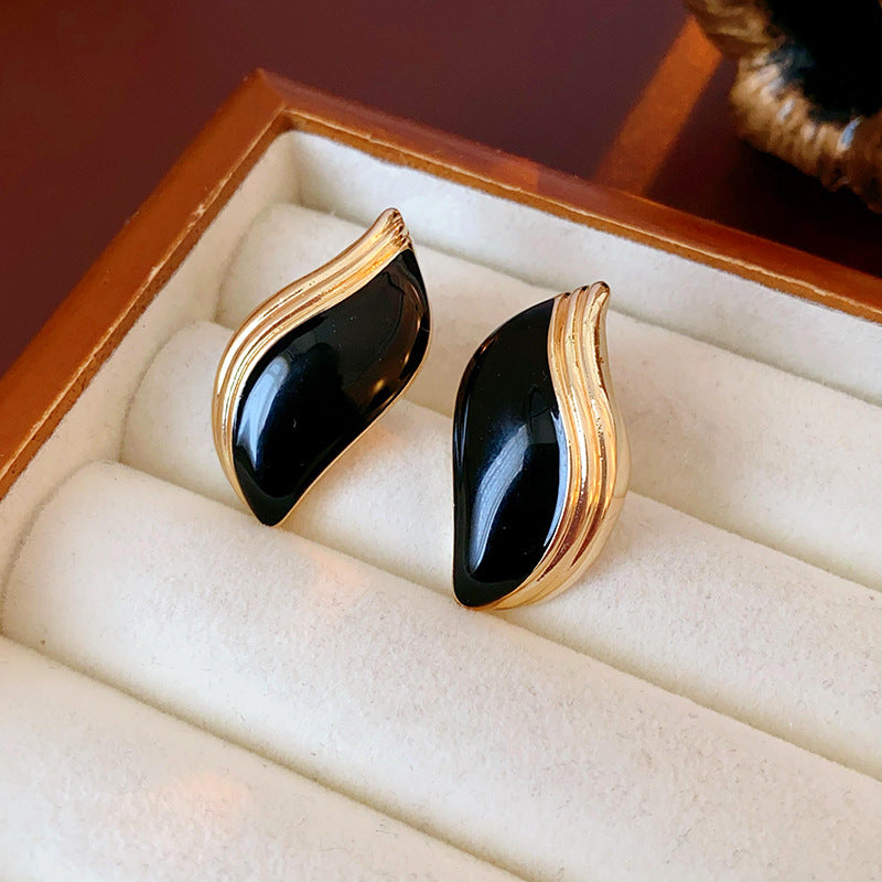 Vintage-Style Geometric Stud Earrings in Copper with Electroplated Finish for Women