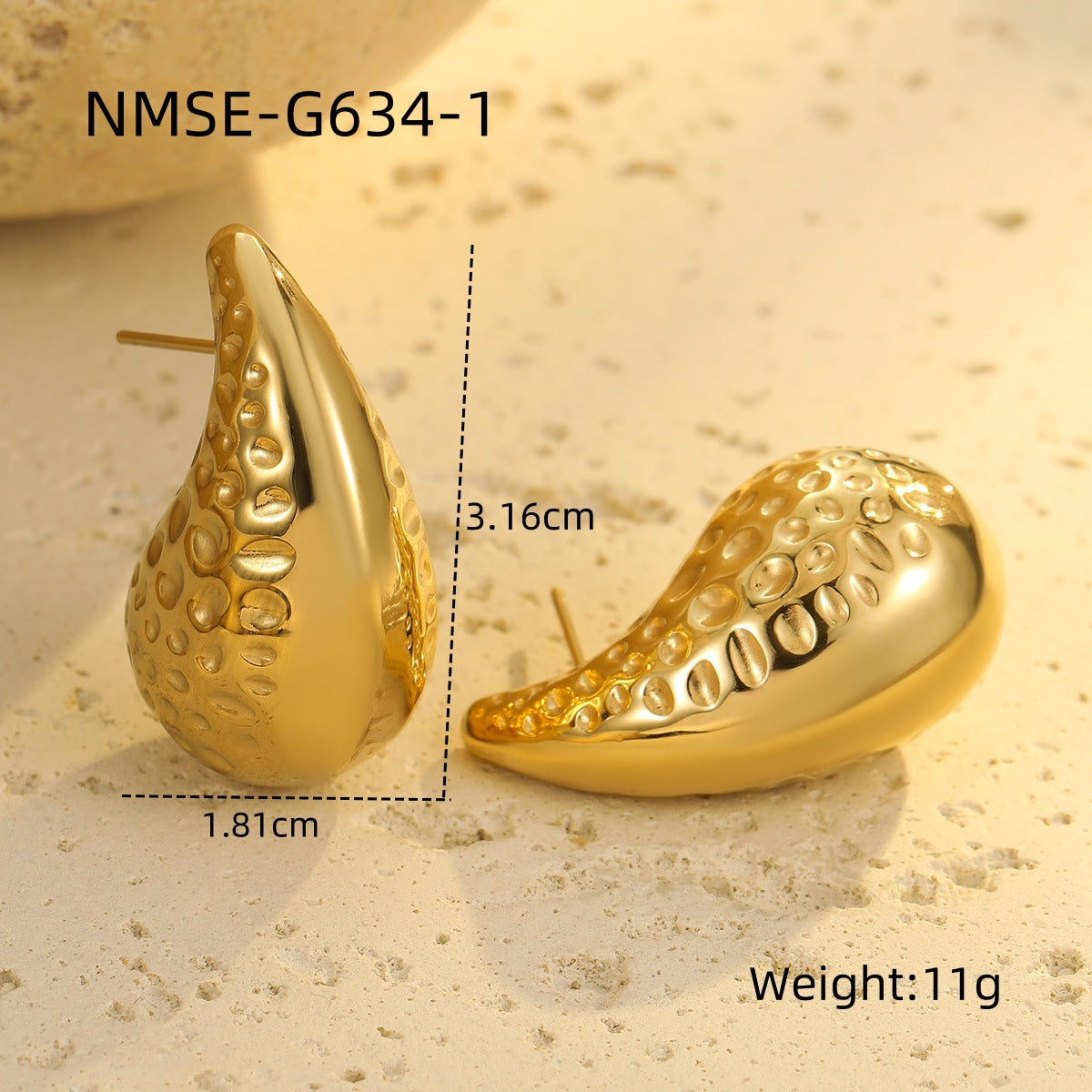 Pendientes de botón de acero inoxidable de estilo vintage con baño de oro de 18 quilates y superficie texturizada en forma de gota de agua