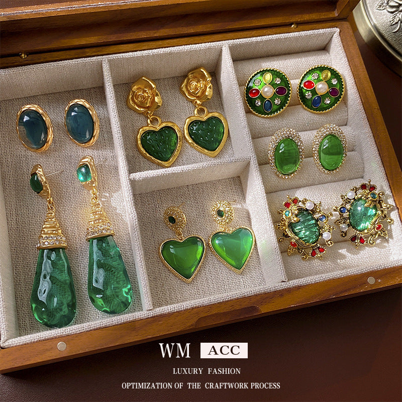 Vintage Heart-Shaped Alloy Stud Earrings with Gold Plating for Women, French Retro Style Fashion Jewelry
