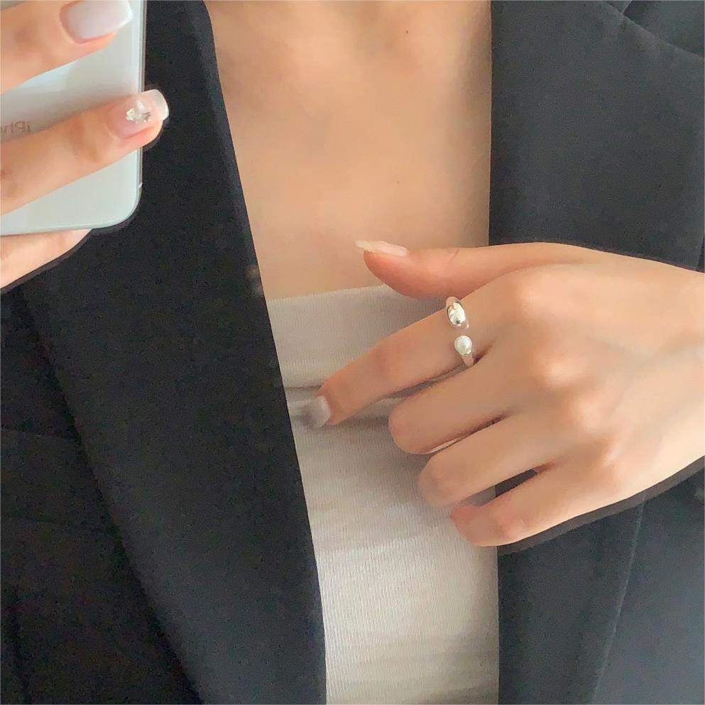 Minimalist Heart-Shaped 925 Sterling Silver Ring with Beveled Square Accents for Women