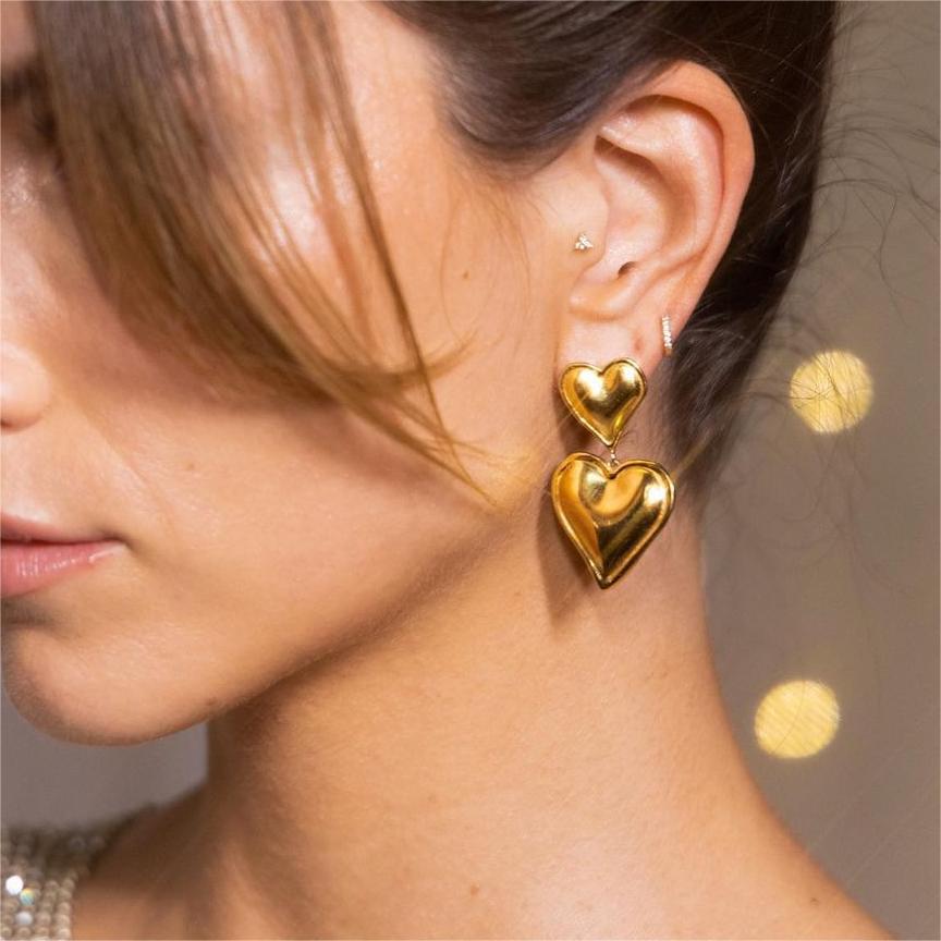 Pendientes de doble corazón de acero inoxidable chapado en oro de 18 quilates de estilo INS a la moda para mujer