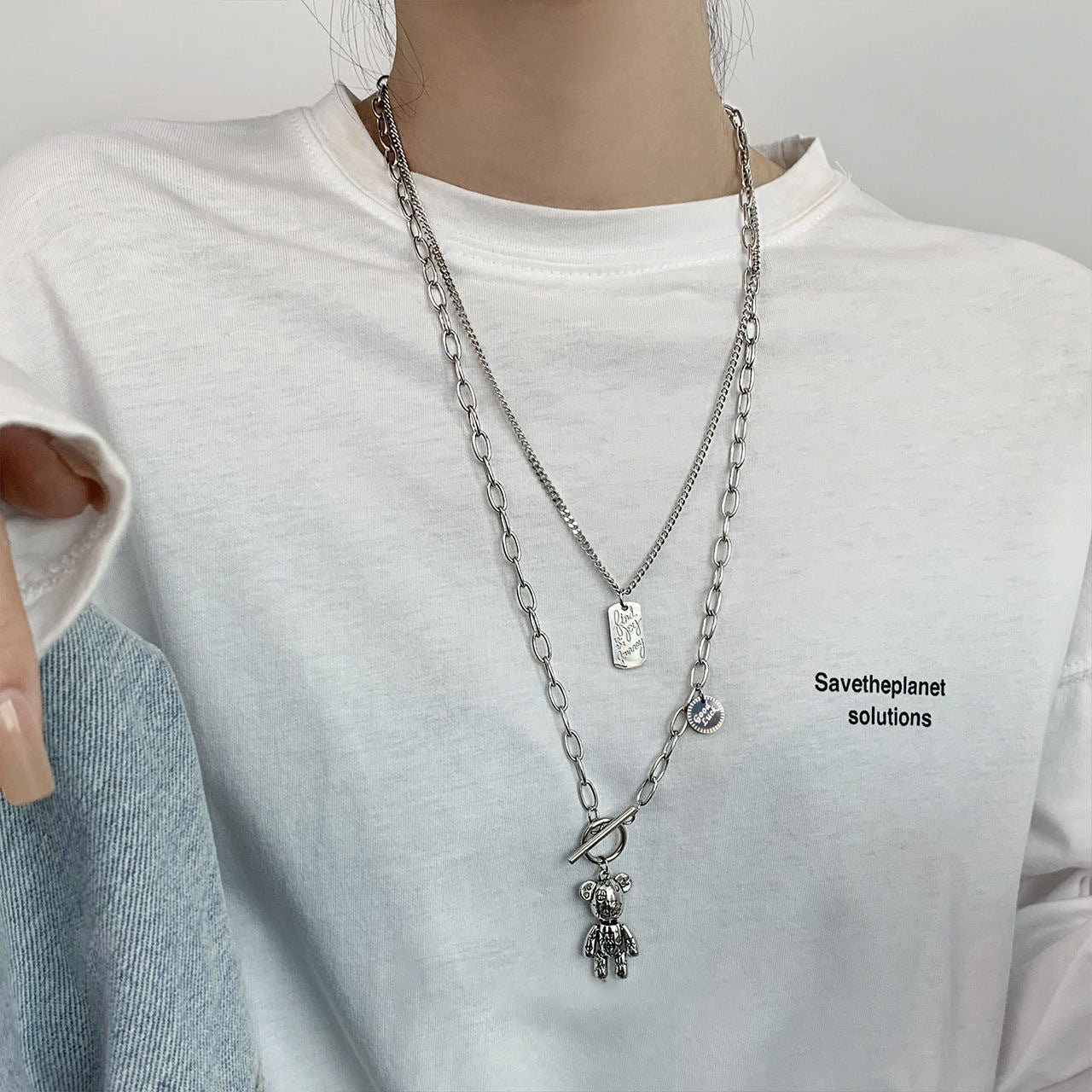 Collana con ciondolo a orsetto minimalista in acciaio al titanio placcato per donne e uomini, catena regolabile per clavicola