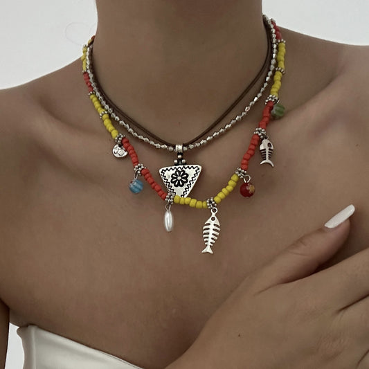 Collar vintage bohemio dulce con cuentas de cuero, resina y aleación geométrica para mujer