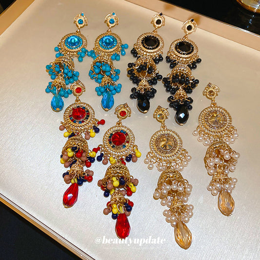 Pendientes elegantes geométricos con cristales y detalle de borla para mujer
