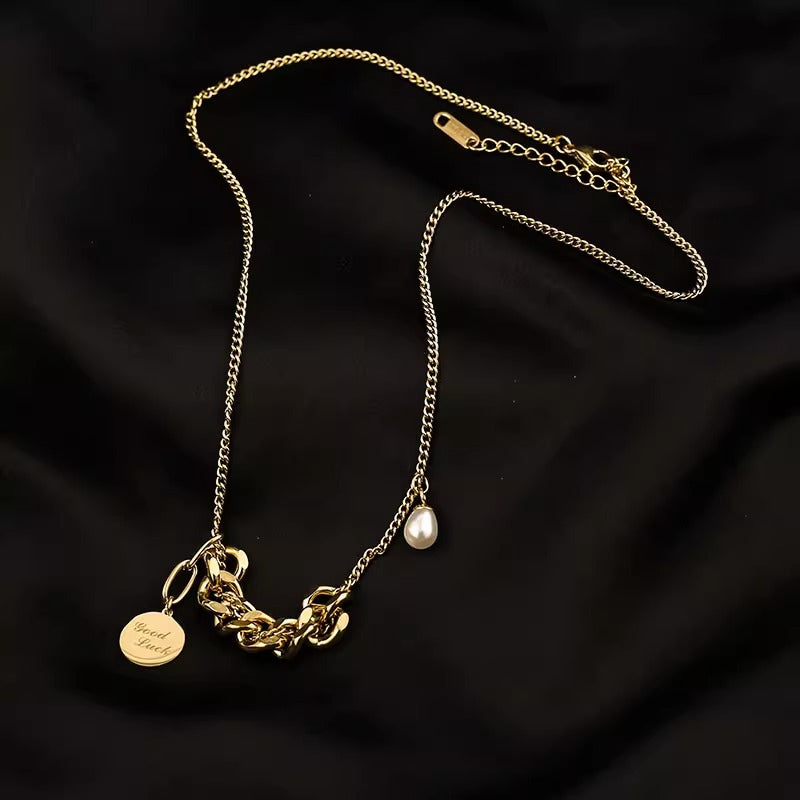 Collar de Acero Inoxidable con Colgante Cuadrado y Redondo Minimalista para Mujer con Acabado Chapado y Diseño Irregular