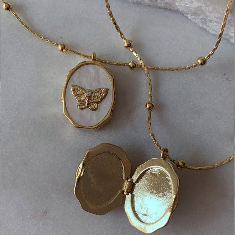 Natural Minimalist Heart and Floral Album Pendant Necklace with 18K Gold Plated Copper, Square Snap-Open Locket on Twisted Chain