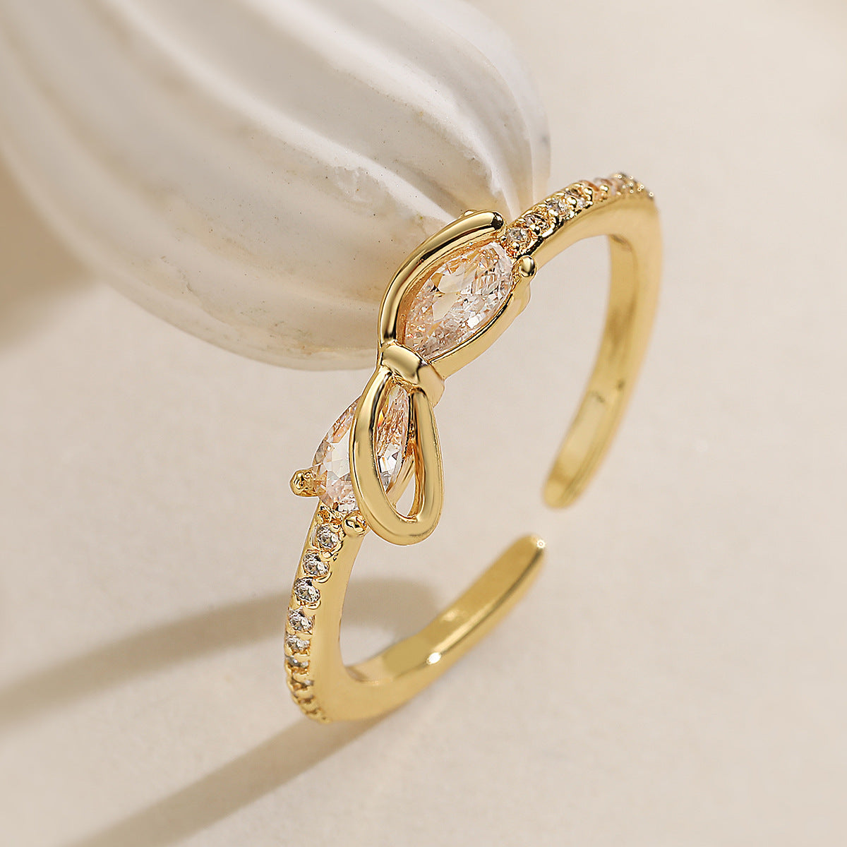 Minimalist 18K Gold Plated Brass Geometric Micro-inlay Cubic Zirconia Ring for Women