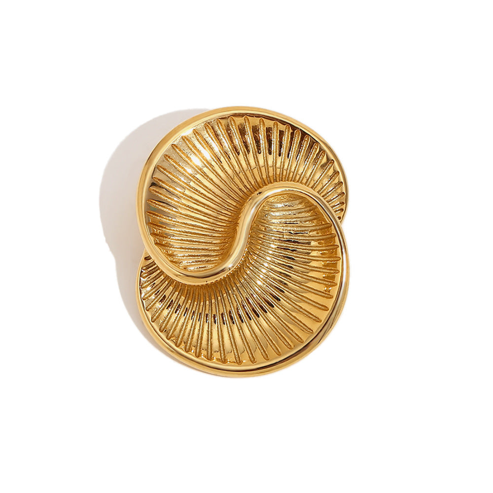 Geometric Heart-Shaped Stainless Steel Brooch with 18K Gold Plating and Oval Textured Surface