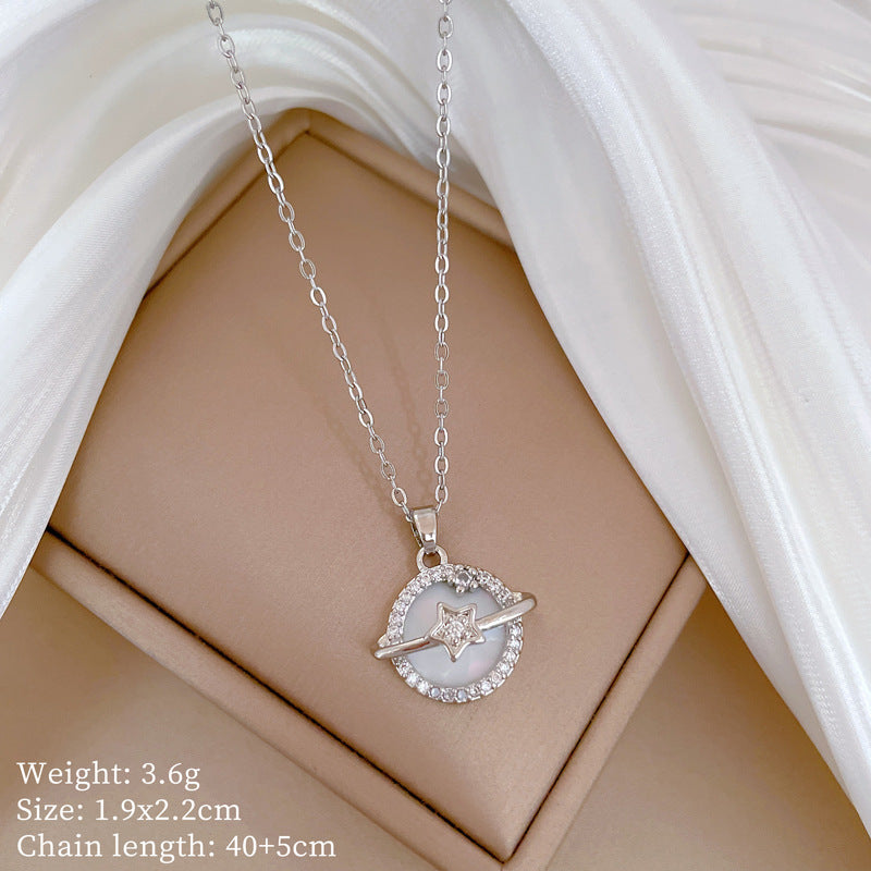 Collana Geometrica con Cielo Stellato da Donna con Strass Micro-Incastonati in Acciaio al Titanio, Stile Dolce, Fresco e Minimalista