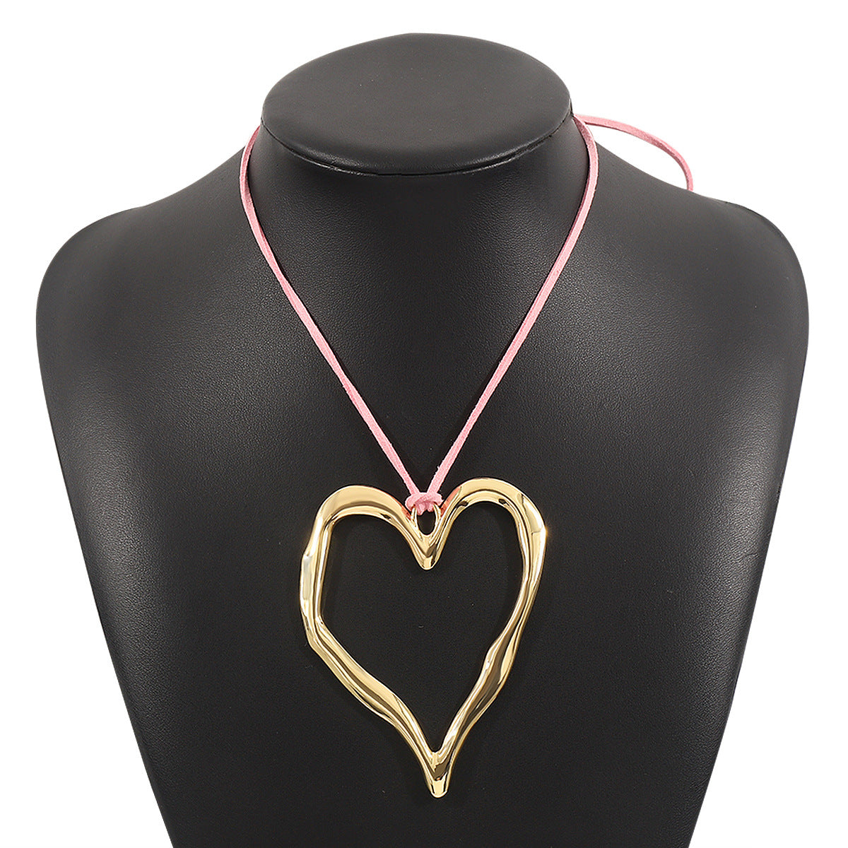 Collar de gargantilla de terciopelo con colgante de corazón hueco irregular extragrande para mujer con dije de aleación