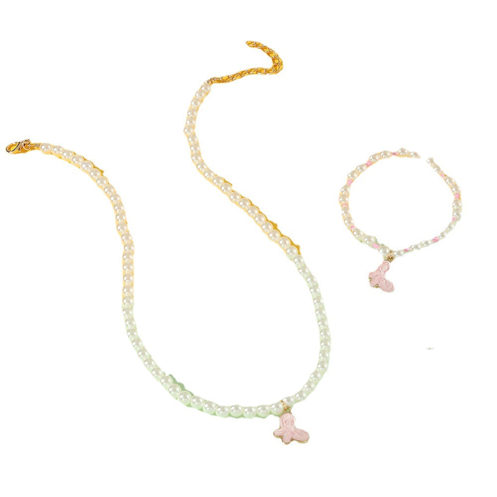 Juego de collares con colgante de mariposa para niñas, con dijes de aleación en forma de corazón y acabado esmaltado, para edades de 3 a 10 años