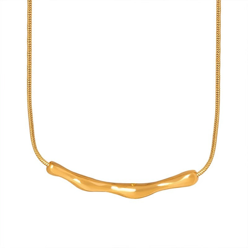 Collar minimalista de acero de titanio con textura irregular para mujer, cadena corta para clavícula con diseño original