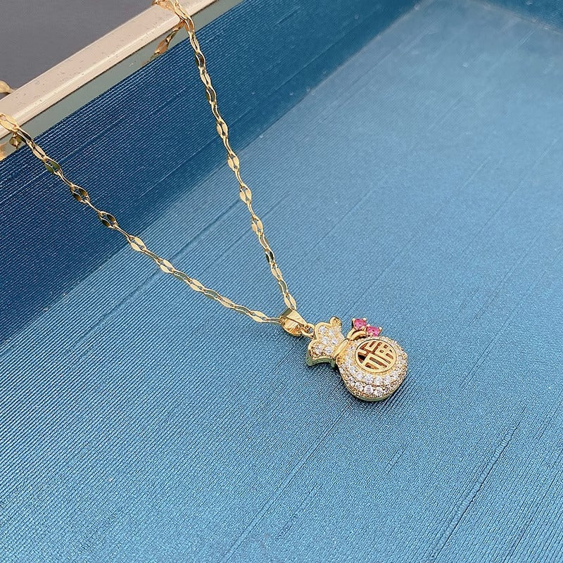 Collana con ciondolo floreale irregolare di design originale per uomo e donna in acciaio al titanio placcato oro 18K, girocollo a catena O per Hanfu e Qipao