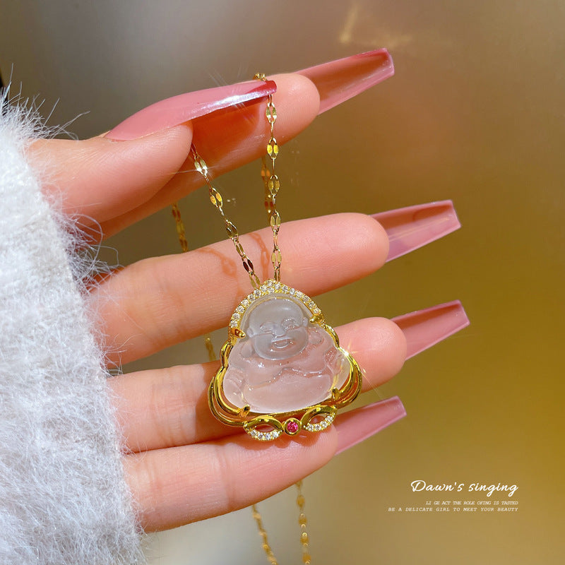Collana da donna bohémien con ciondolo a Buddha geometrico in acciaio al titanio con intarsio in zircone e catena regolabile per clavicola