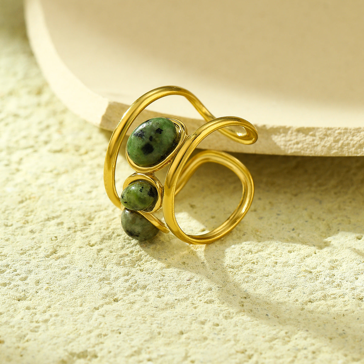 Anello Minimalista da Donna in Acciaio al Titanio con Intarsi Turchesi e Finitura Placcata