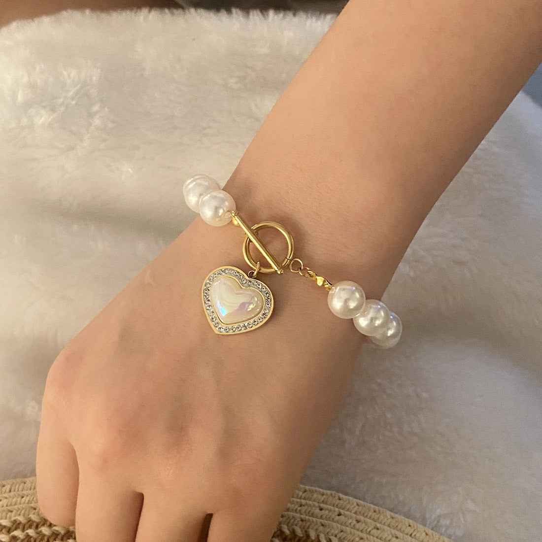 Collana alla moda in acciaio inossidabile a forma di cuore con perle simulate da donna