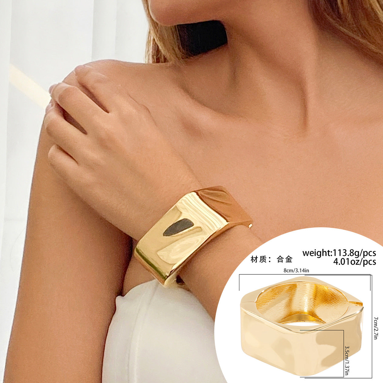 Pulsera Minimalista de Metal Pulido Irregular con Apertura Ancha en Forma de C y Textura de Líneas Geométricas