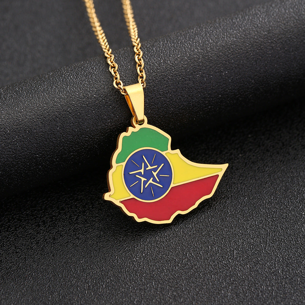 Collana con pendente geometrico smaltato etiope in acciaio inossidabile e acciaio al titanio con finitura placcata per abbigliamento casual unisex