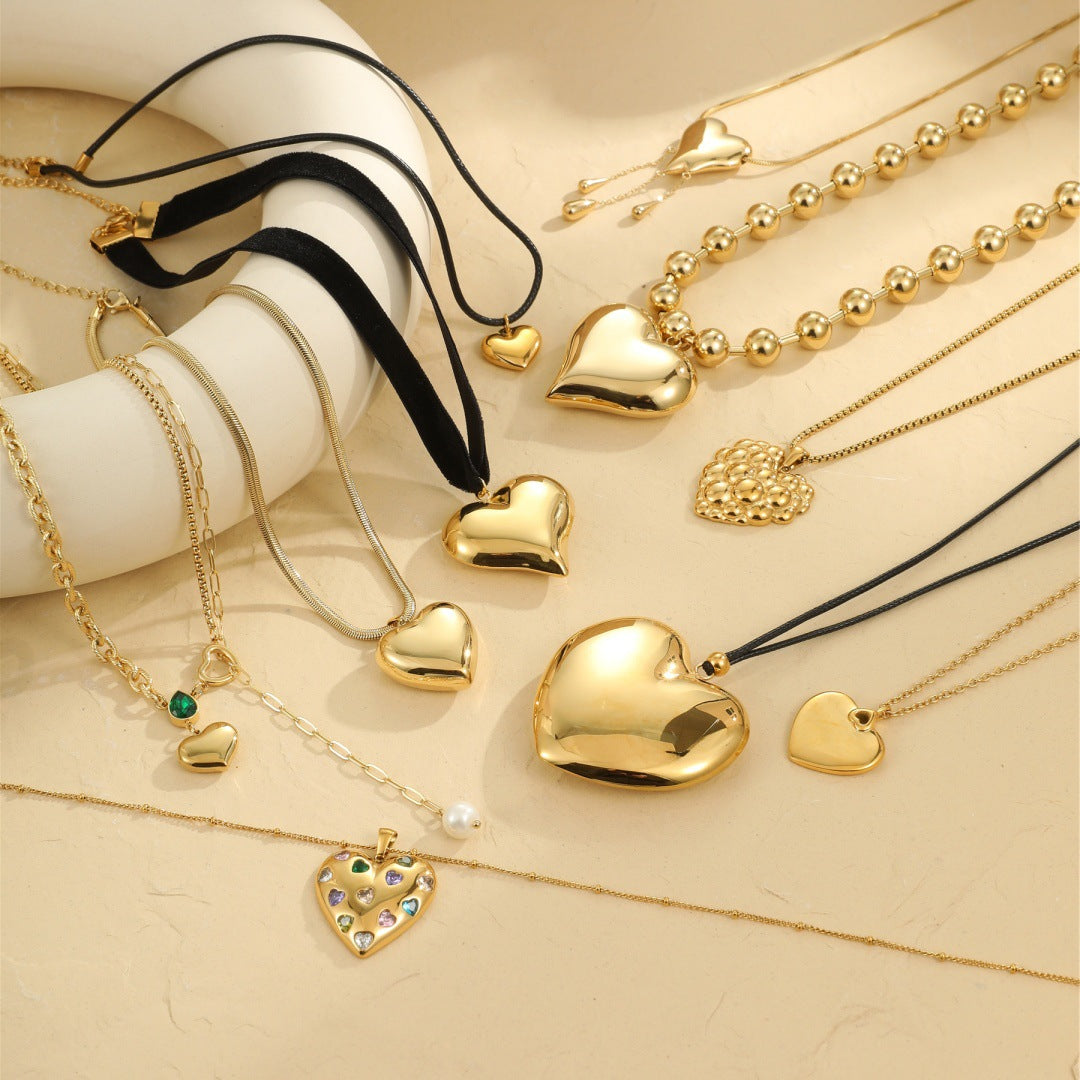 Fashionable Heart-Shaped Stainless Steel Pendant Necklace with Plated Finish for Women