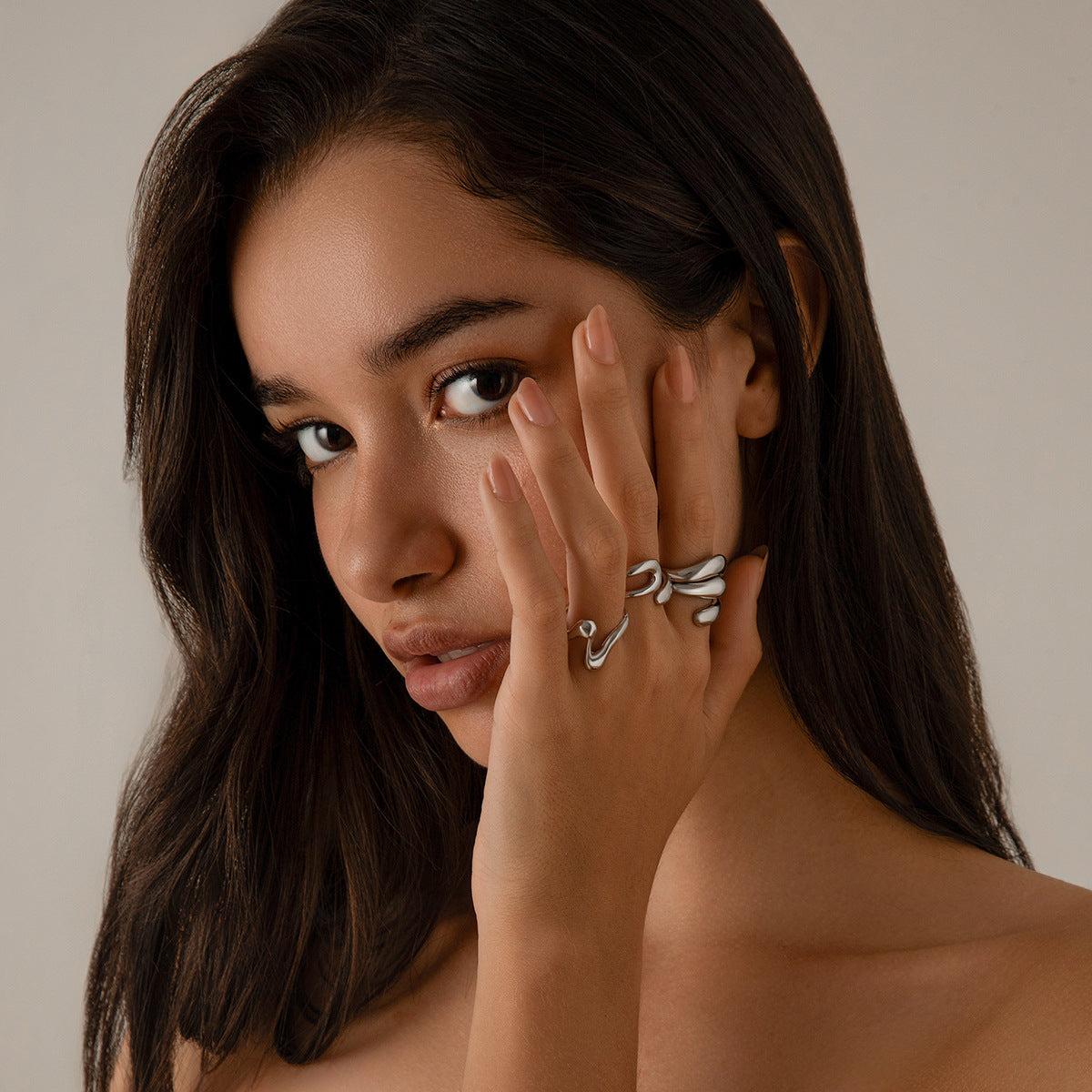 Minimalist Geometric Open Ring for Women in Zinc Alloy with Plated Finish and Curved Linear Design