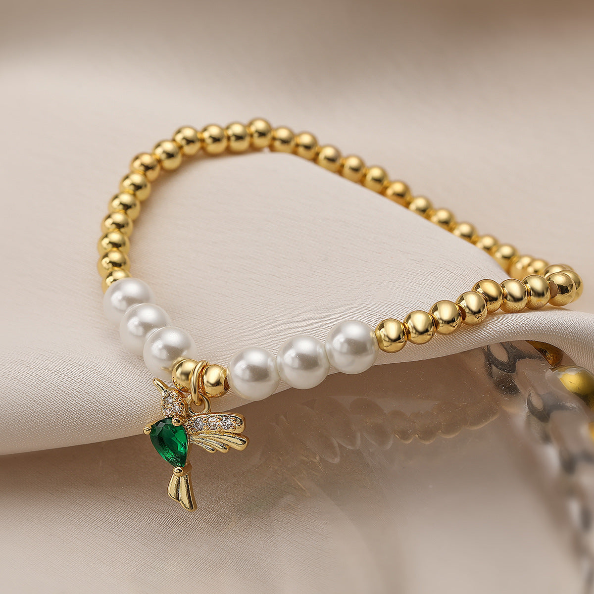 Minimalist Bird-Shaped Geometric Beaded Bracelet for Women with Copper Beads and Elastic Cord