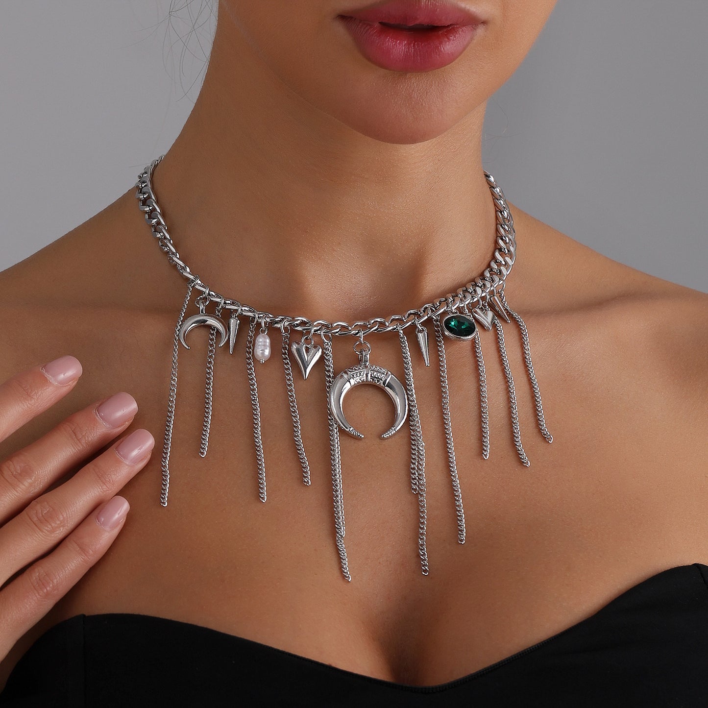 Fashionable Moon-Shaped Rhinestone Heart Pendant Necklace with Tassels in Alloy with Plating Finish for Women