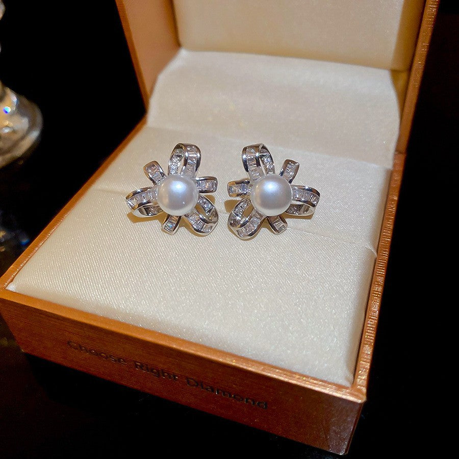 Pendientes de perlas geométricos para mujer con detalles de circonitas, postes de acero galvanizado, estilo retro lujoso y elegante para otoño e invierno