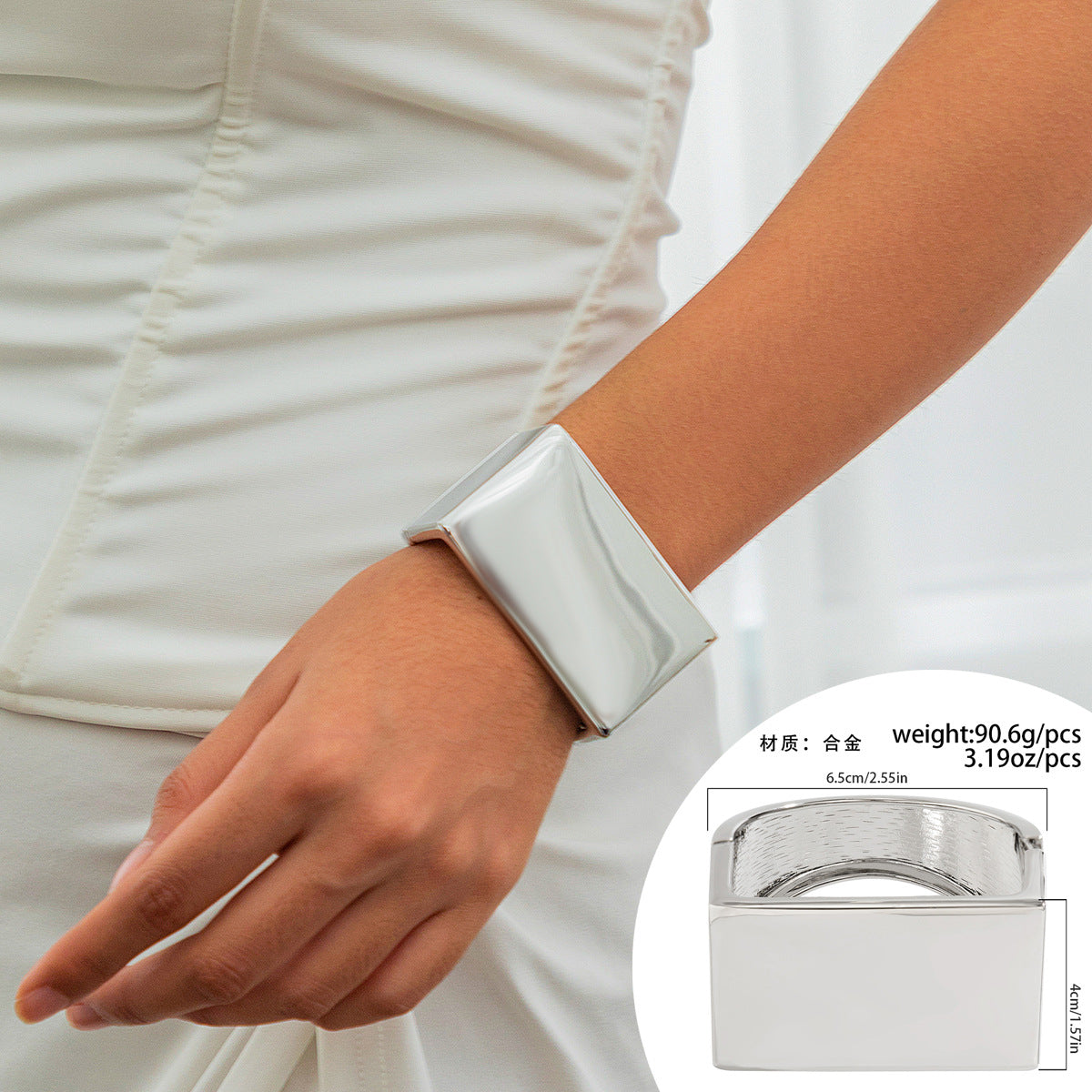 Pulsera geométrica cuadrada de apertura con resorte en aleación pulida con acabado de espejo para mujer
