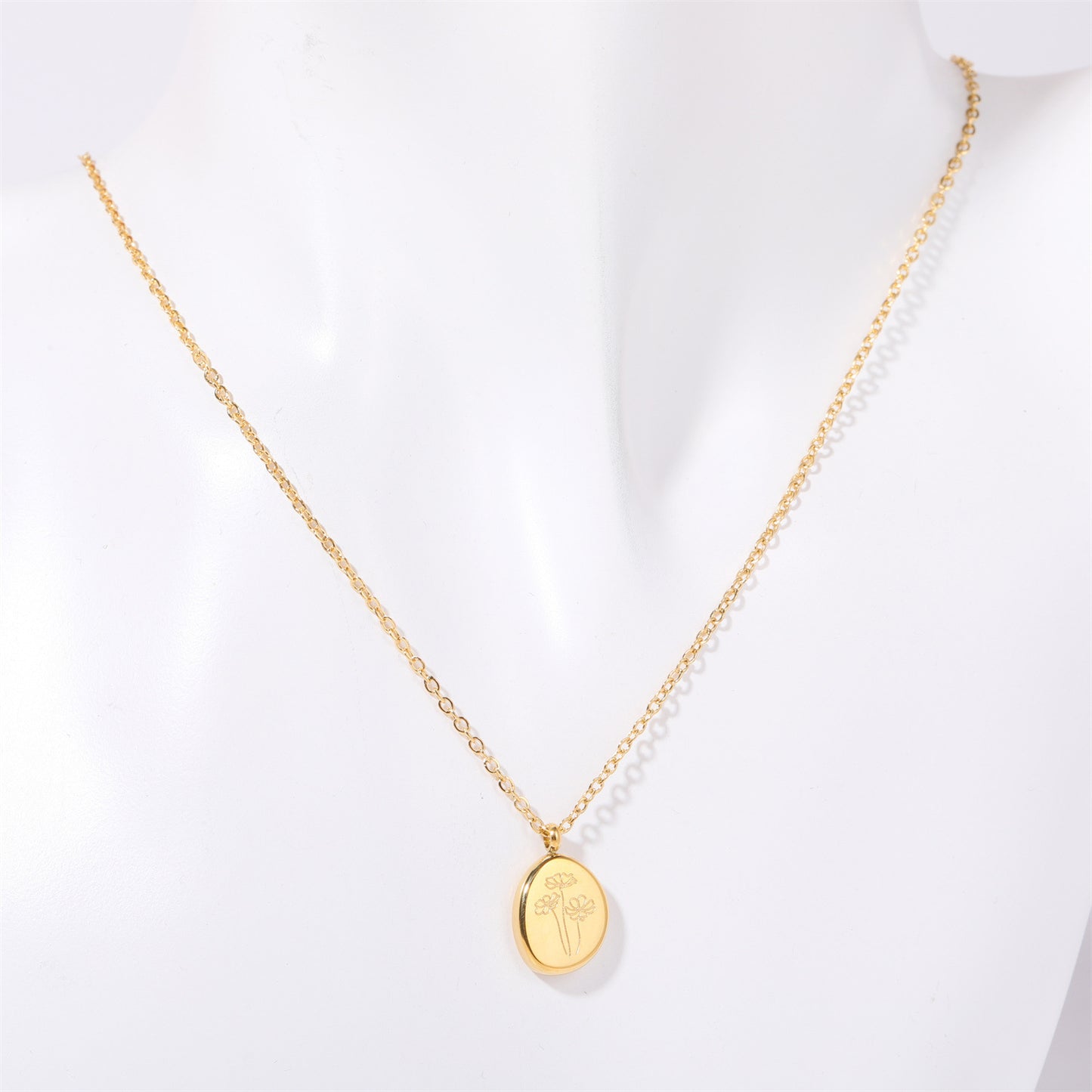 Geometric Oval Pendant Necklace in Titanium Steel with 18K Gold Plating for Women and Men