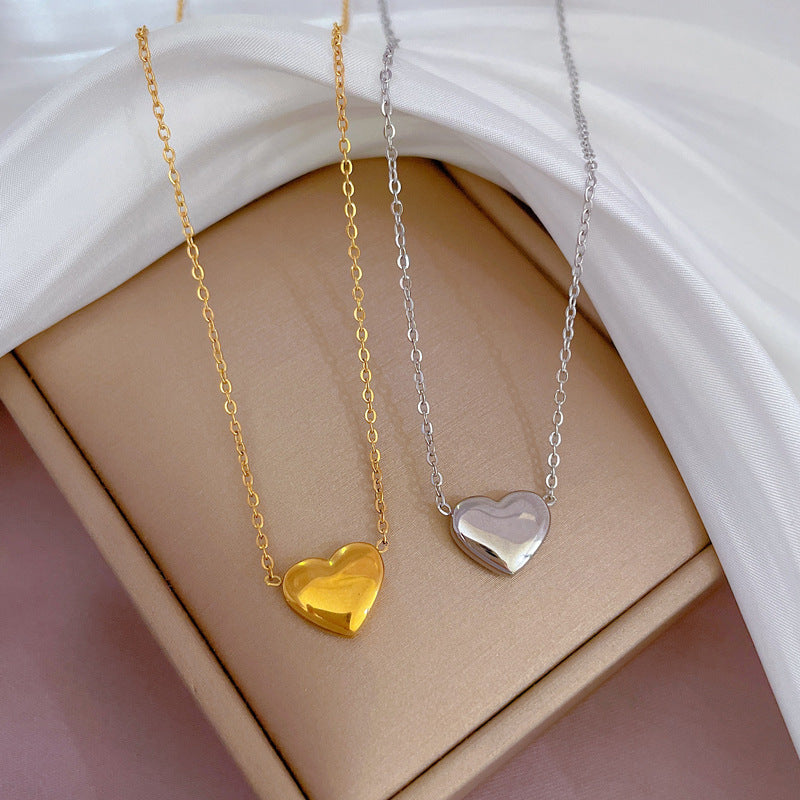 Gargantilla dulce, fresca, con baño de titanio y diseño de corazón geométrico para mujer