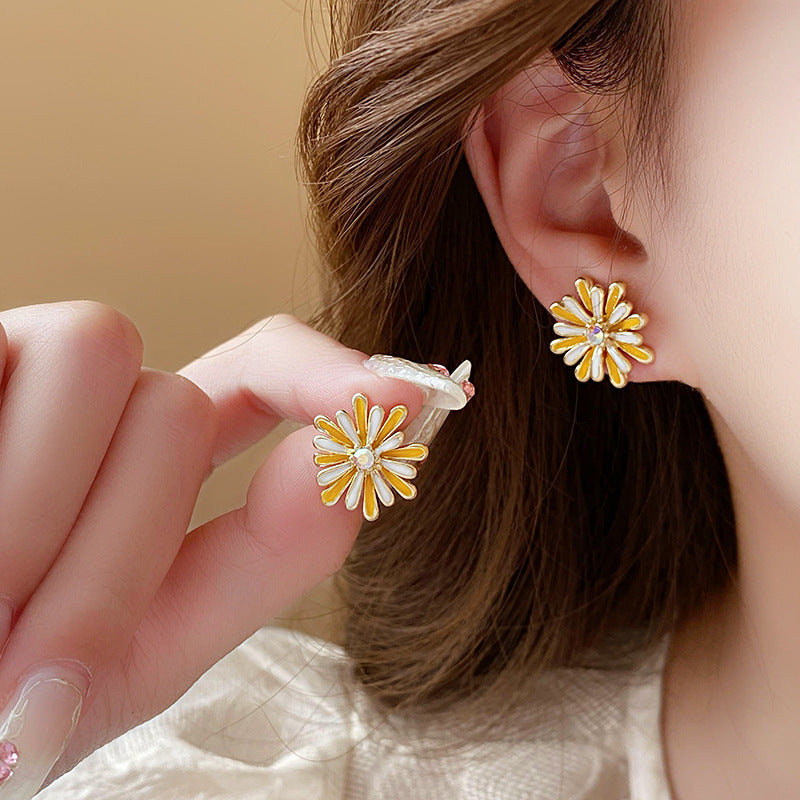 Orecchini a perno da donna geometrici floreali vintage in lega con finitura placcata, eleganti retrò