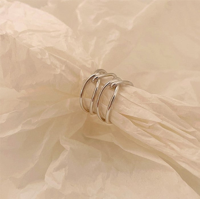 Anello da donna minimalista con nodo geometrico rotondo placcato in argento sterling 925