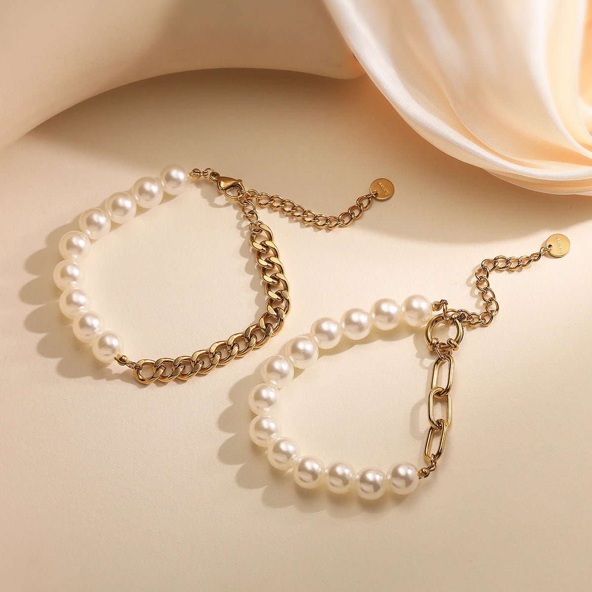 Vintage Fashion Minimalist Geometric Stainless Steel Bracelet with 18K Gold Plating for Women