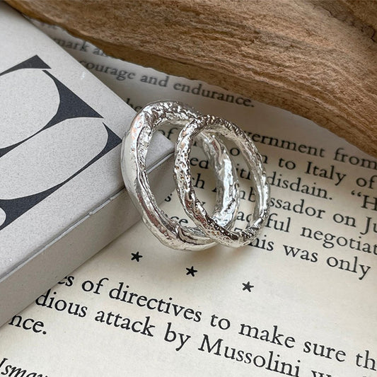 Anello minimalista geometrico testurizzato in argento sterling 925 da donna con finitura sabbiata grezza