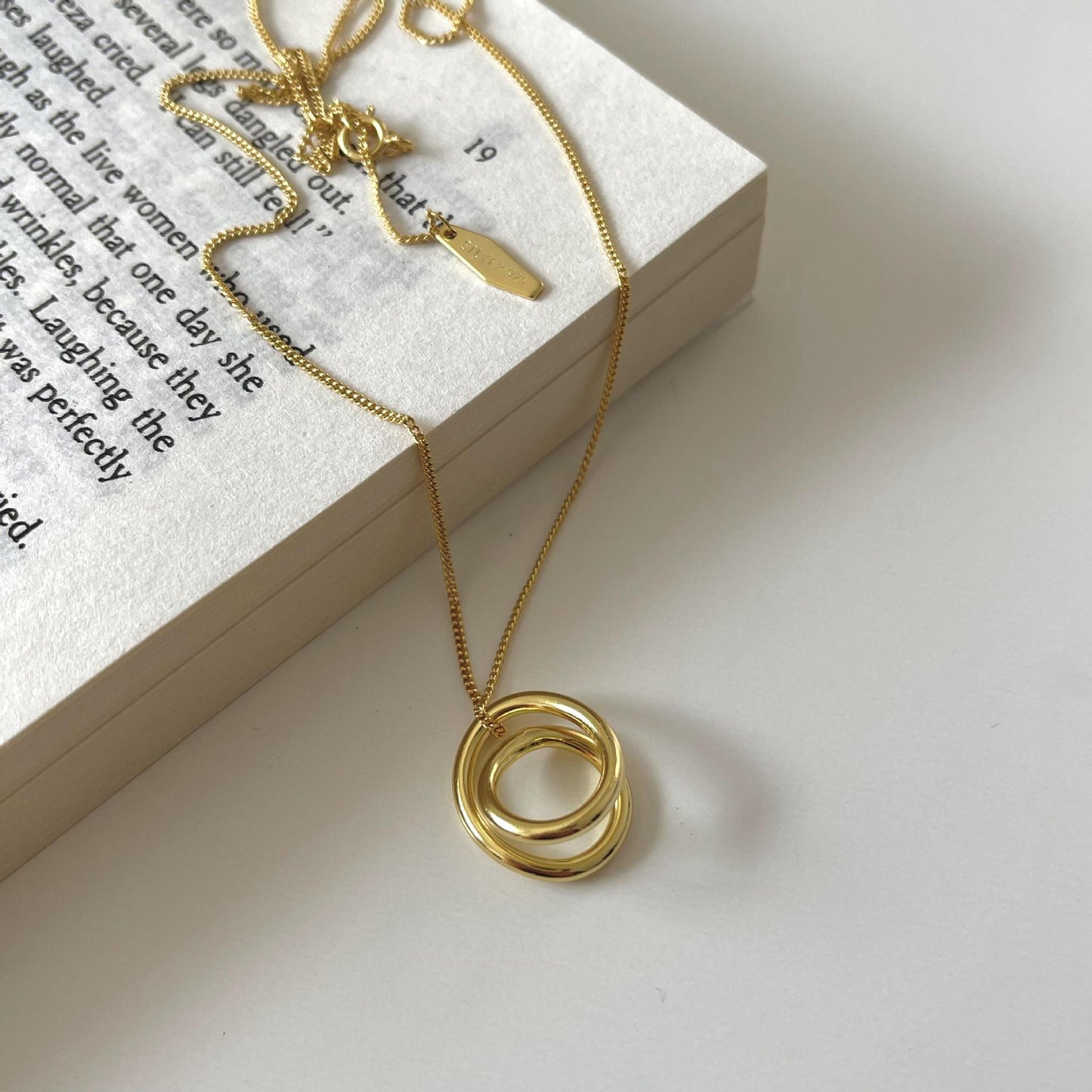 Collana Minimalista Geometrica Ovale in Argento Sterling 925