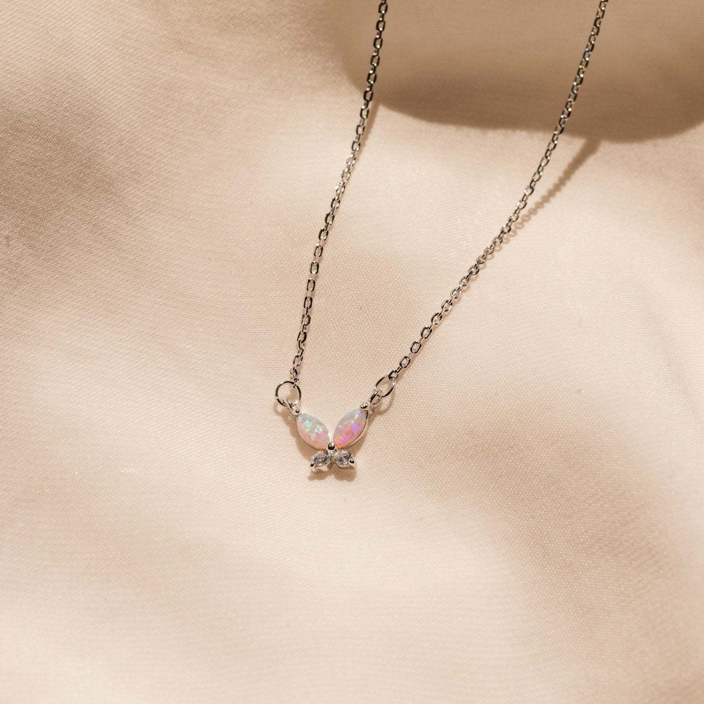 Butterfly-Shaped Titanium Steel Necklace with Rhinestone Inlay for Women, Pink-Toned Fashionable Pendant Necklace